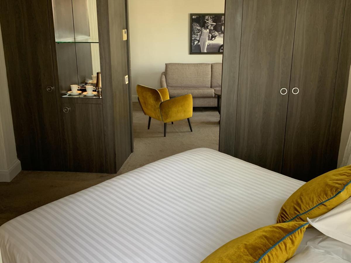 Hotel Le Canberra Cannes Bagian luar foto