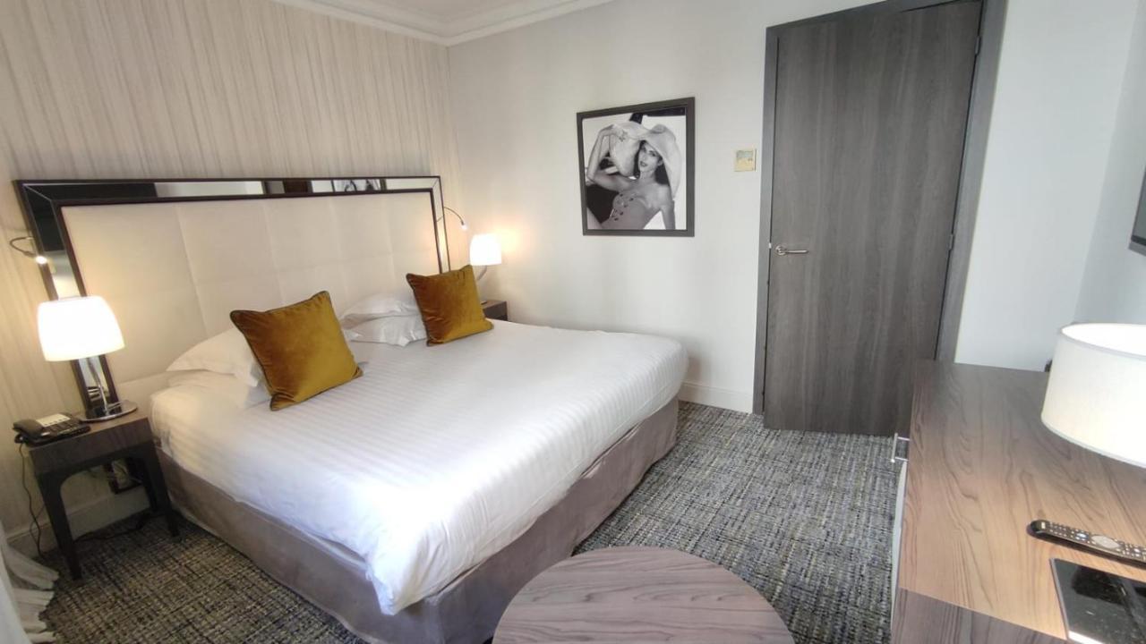 Hotel Le Canberra Cannes Bagian luar foto