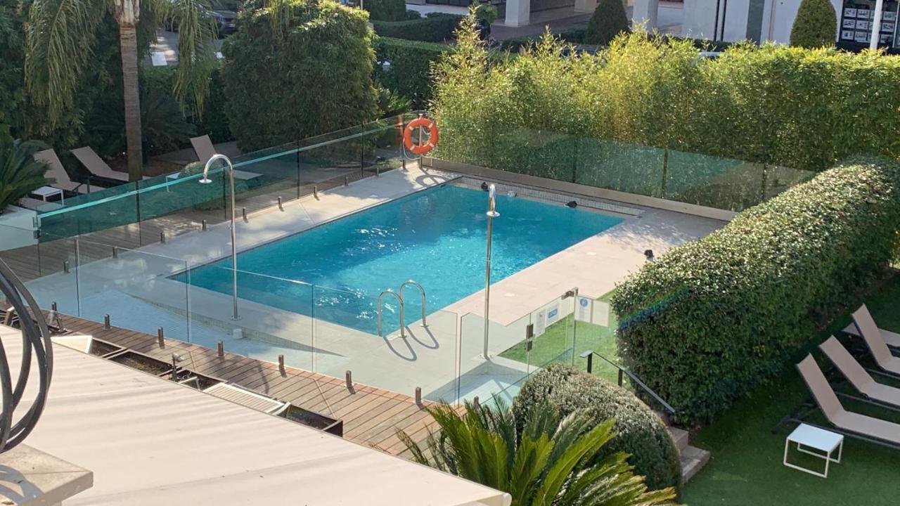 Hotel Le Canberra Cannes Bagian luar foto