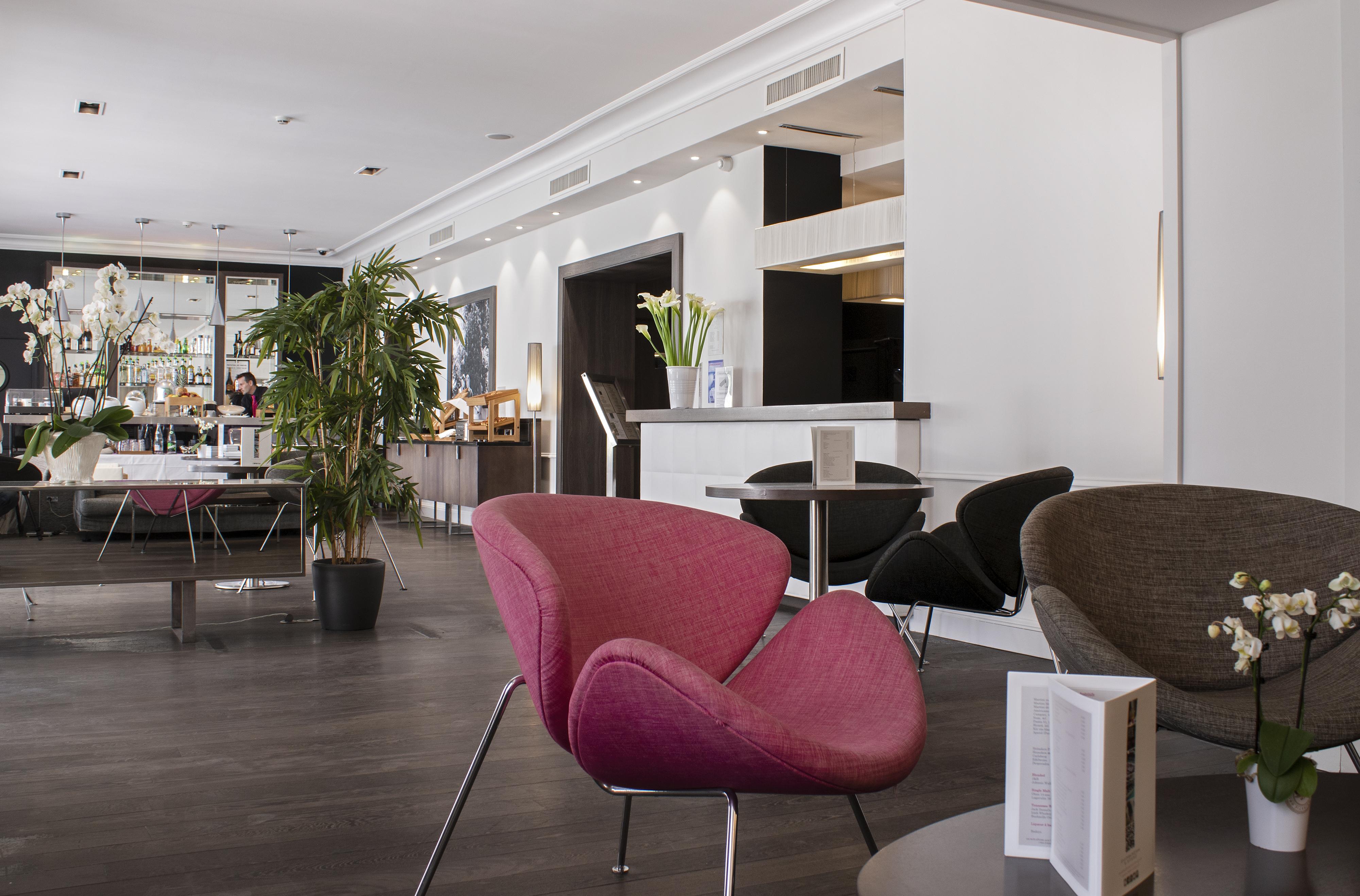 Hotel Le Canberra Cannes Bagian luar foto
