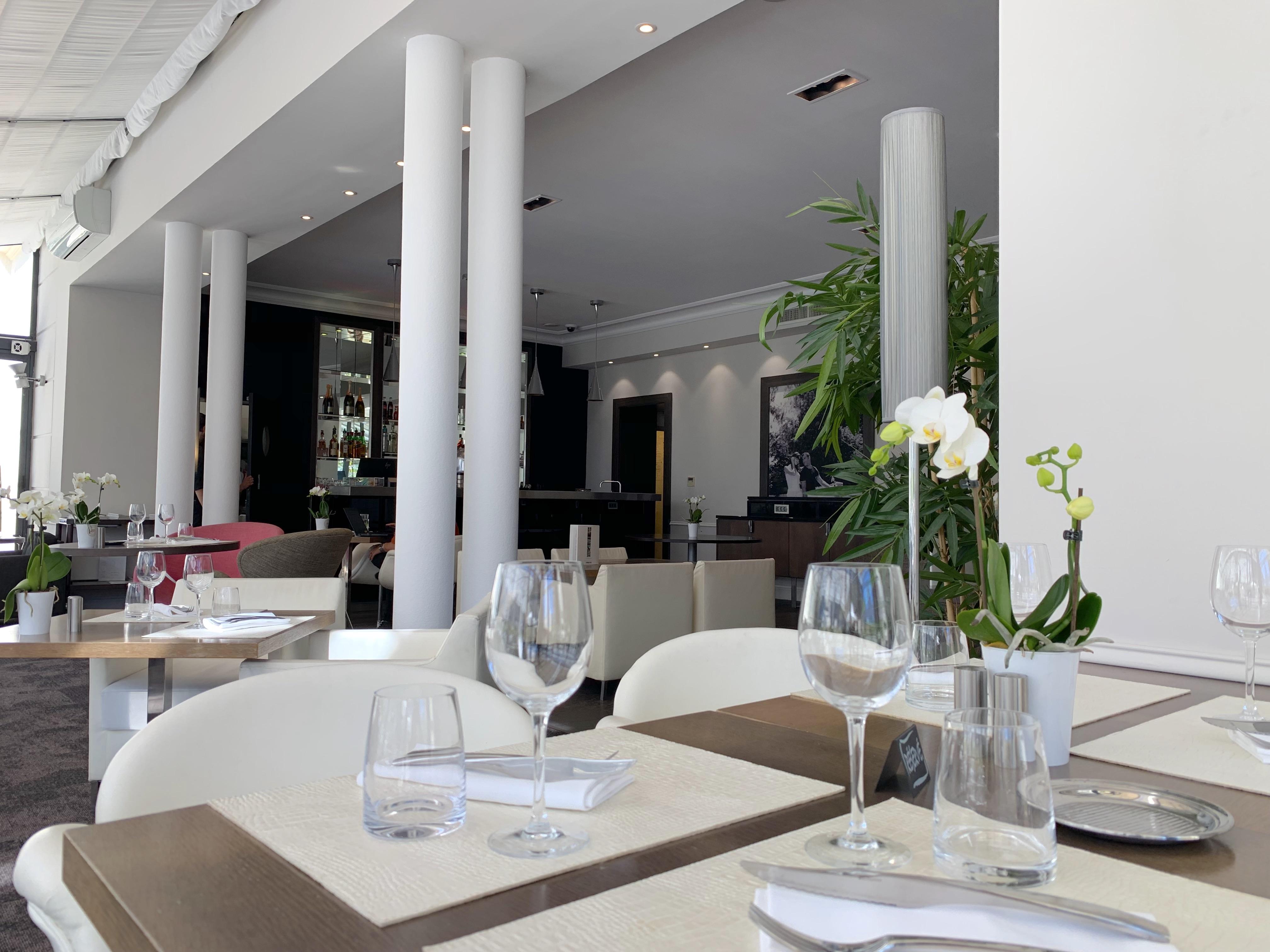 Hotel Le Canberra Cannes Bagian luar foto