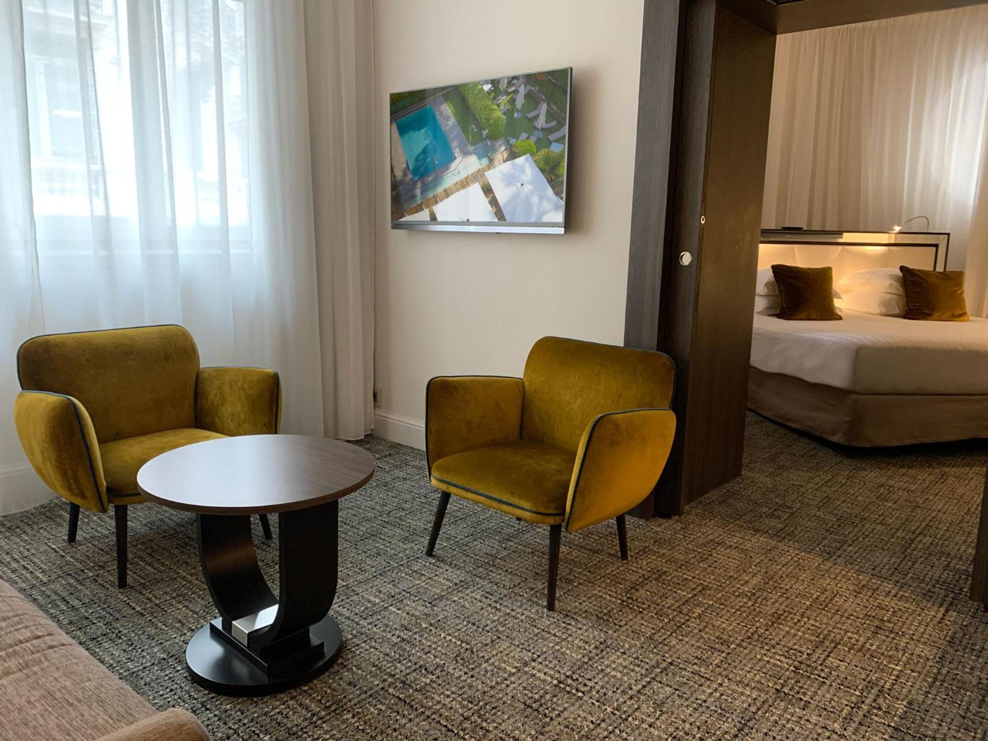 Hotel Le Canberra Cannes Bagian luar foto