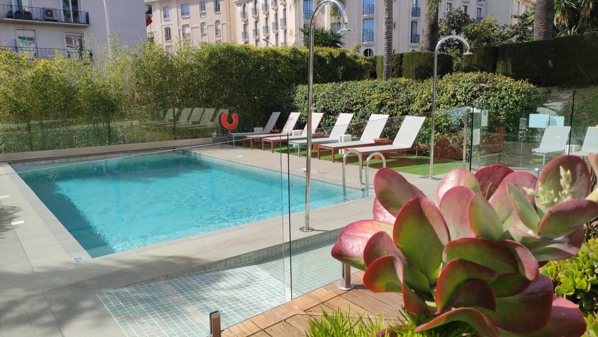 Hotel Le Canberra Cannes Bagian luar foto