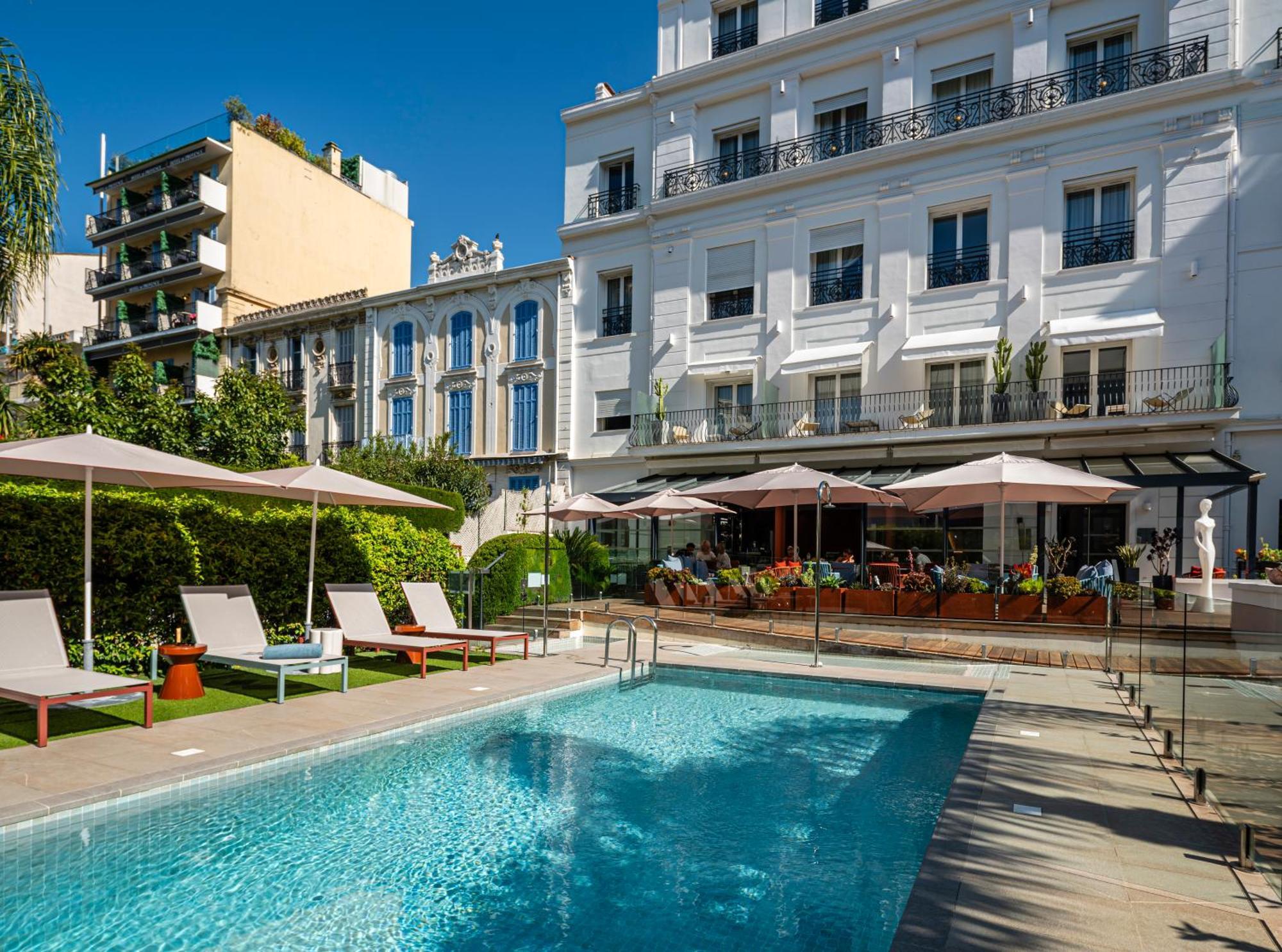 Hotel Le Canberra Cannes Bagian luar foto